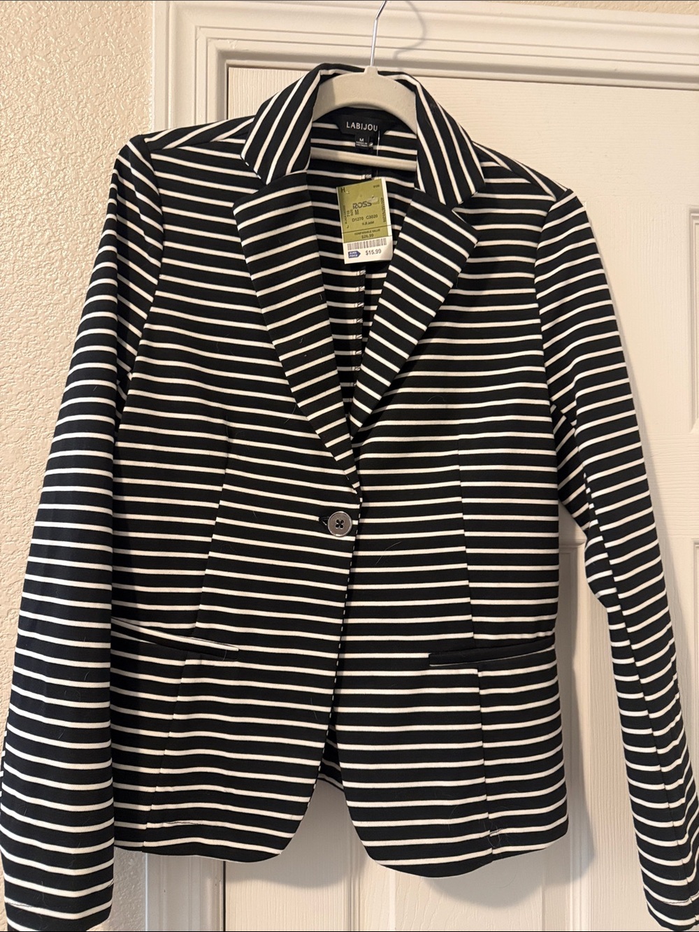 LABIJOU Black and White Striped Single-Button Blazer